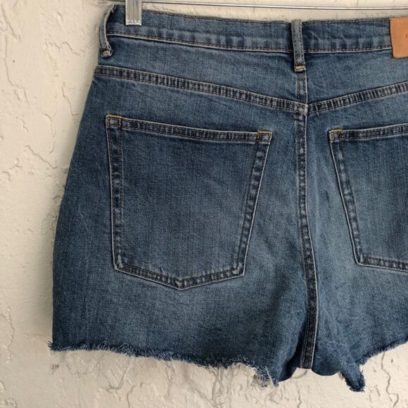 EVERLANE Cheeky Denim Jean Shorts Button Fly Pockets Distressed Fray Hem Size 31 - Picture 5 of 10